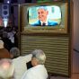 Lieferung ohne Display - RetroTV Display Blende mieten - Blau