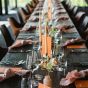Gedeckte Tafel - Rosé Serviette Mieten