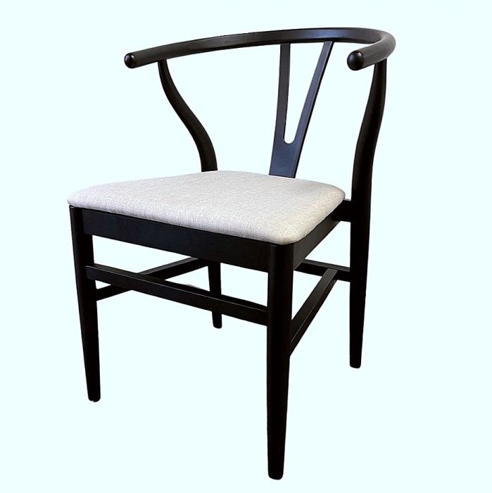 Wishbone Chair Schwarz und vieles mehr für den perfekten Tisch mieten